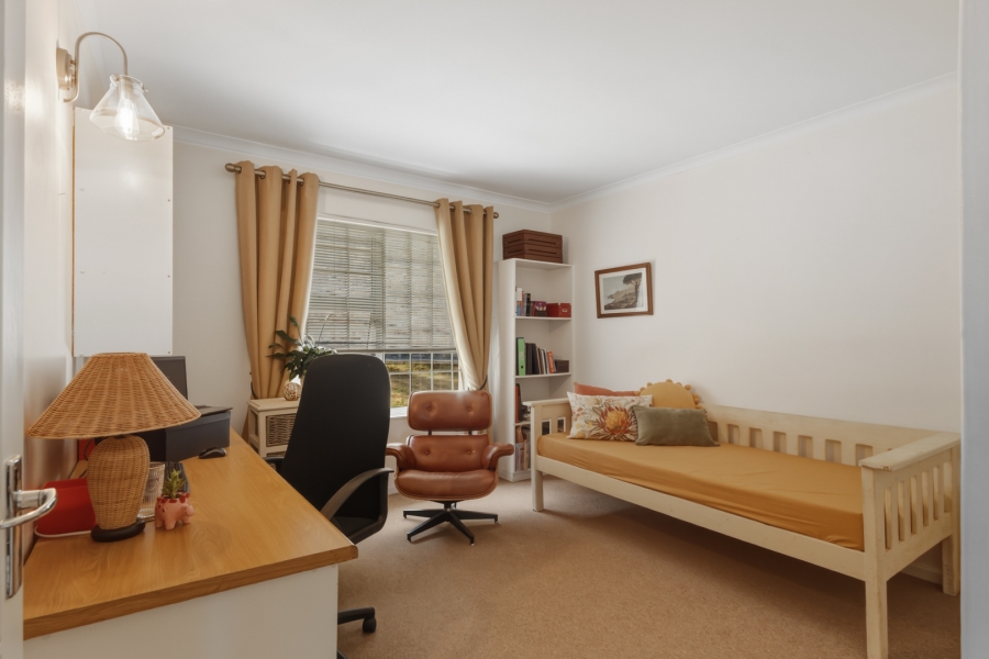 6 Bedroom Property for Sale in La Concorde Western Cape